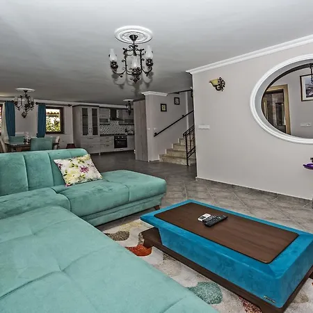 Villa Hazel